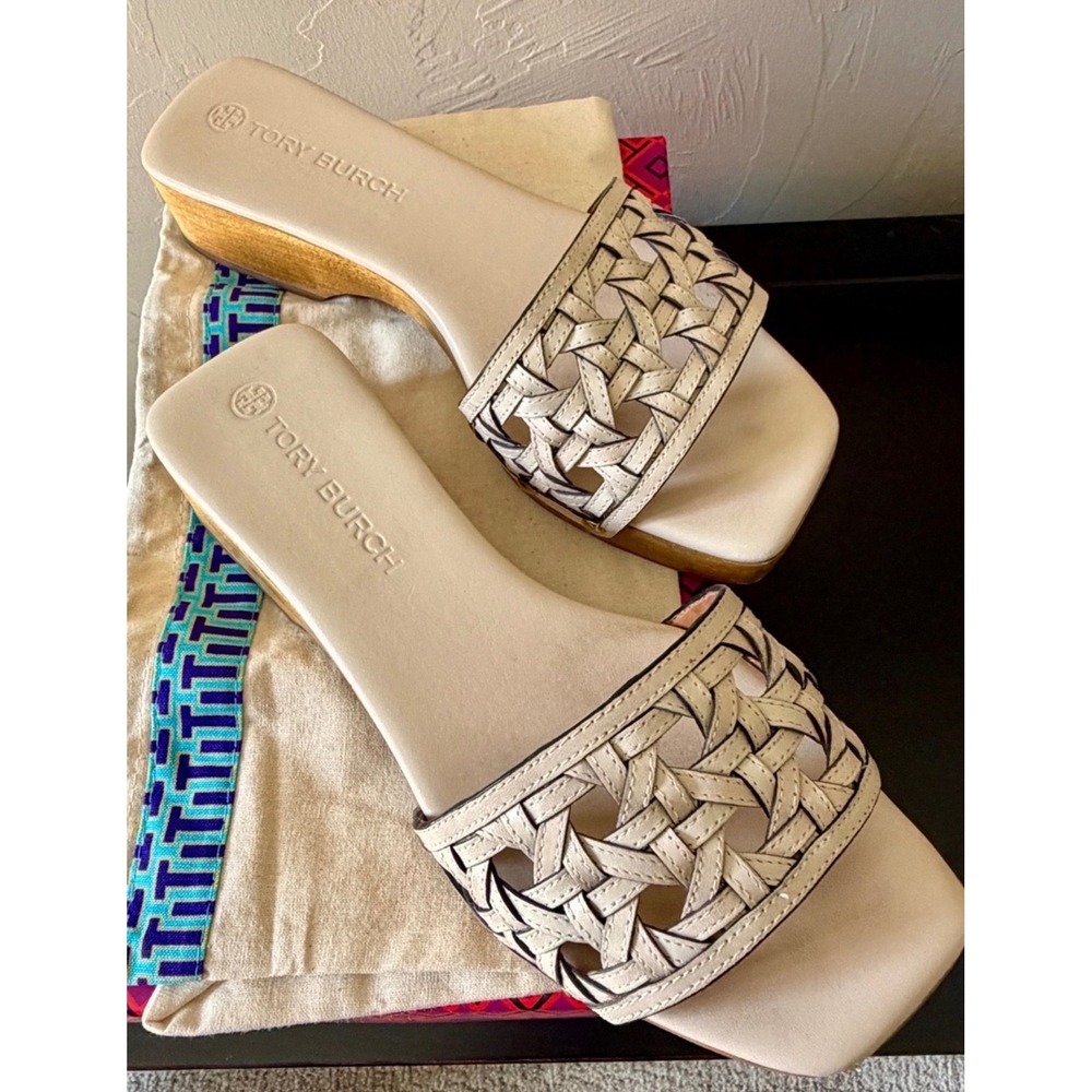 Tory Burch Basketweave Cream
Leather Slip On Clogs Size 8